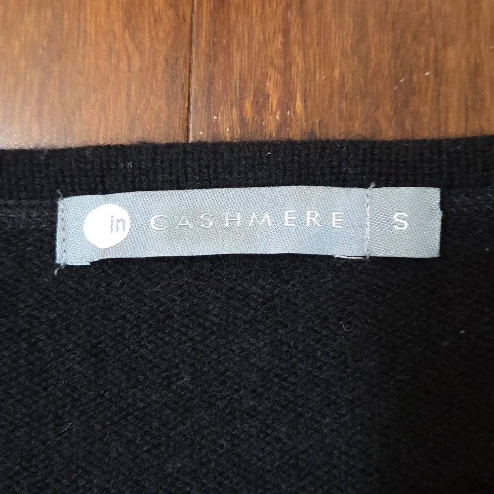 INCASHMERE SOFT BLACK SWEATER WITH FAUX PEARL EMBELLISHMENTS SMALL